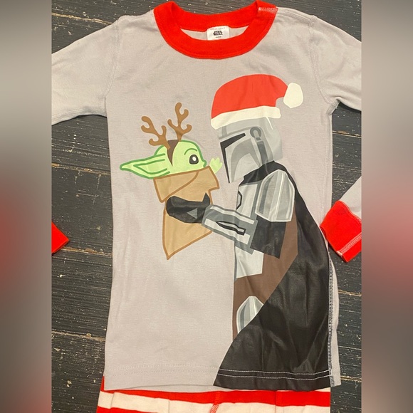 Hanna Andersson Gray and Red Kids Star Wars collection Christmas Pajama Set - Picture 2 of 4
